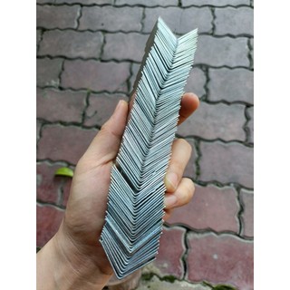 Ke góc vuông đều 4 lỗ