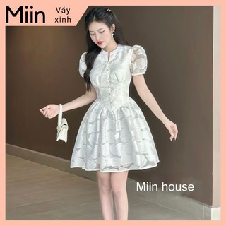 Váy ren hoa hồng nổi cổ vuông