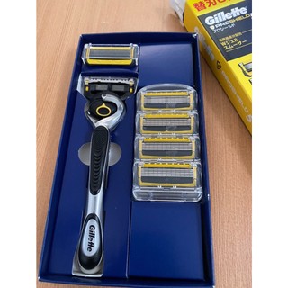 Hộp dao cạo râu Gillette Proshield5 (1 tay cầm xoay chiều và 6 đầu cạo 5+1)