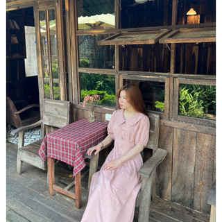Đầm cổ bẻ khuy gỗ rúm eo