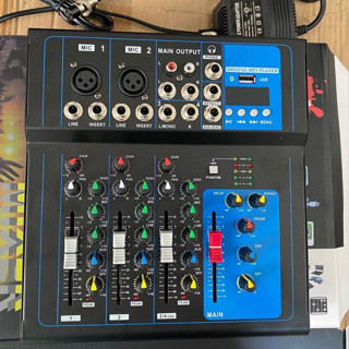 Bàn Trộn Âm Thanh Mixer F4 Kết Nối Bluetooth Có 2 Đường Chỉnh Micro, Nâng Cấp Âm Thanh Hay Hơn, Kèm Dây Hoa Sen 2 Ra 1