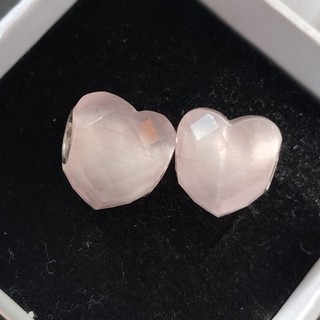 Đá trái tim mèo hồng của Valkyrie Gems Beads