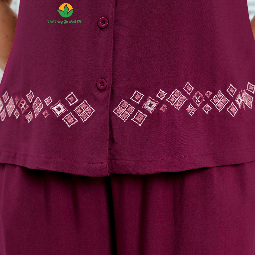 Đồ bộ lanh tole trung niên mặc nhà quần lửng, áo cộc tay thêu gấu thời trang Việt Thắng - B26.2409