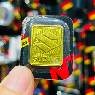 Tem titan logo Suzuki màu vàng miếng điện phân có sẳn keo 3m đỏ chống thấm nước
