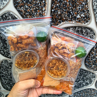 Bánh tráng tỏi tốp mỡ