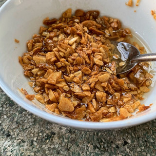 Bánh tráng dẻo sợi tỏi phi