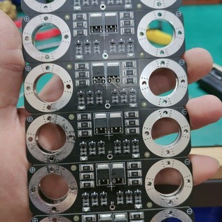 Mạch cân bằng 2 siêu tụ 2.7v làm máy hàn cell