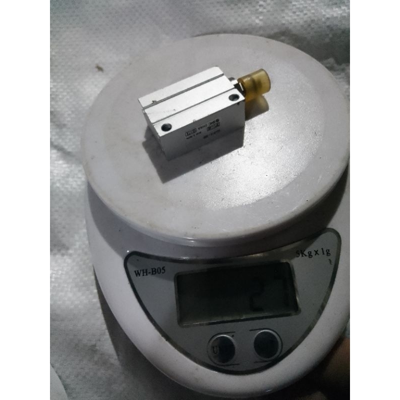 xy lanh SMC CUJB10-20D hành trình 20mm [cylinder SMC CUJB10-20D]bao mọi thứbảo hành như mới,xem kỹ k