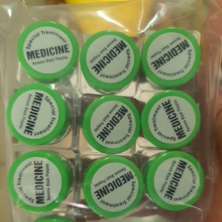 Kem chấm mụn Medicine
