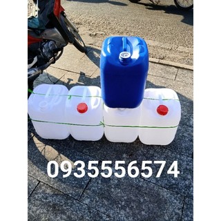 Can nhựa Vuông 20 lít màu xanh và màu trắng