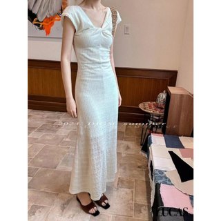 Váy kem cổ v tay cộc dáng suông dài basic