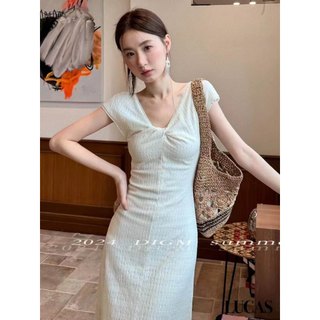 Váy kem cổ v tay cộc dáng suông dài basic