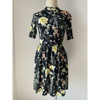 [pass 2nd]_Đầm Forever 21 họa tiết hoa  size S cách điệu hở lưng