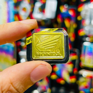 Tem titan logo Honda cánh chim màu vàng miếng