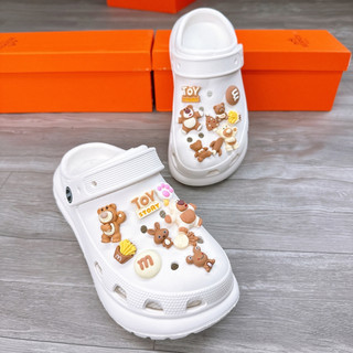 Sục cross độn đế 6cm kèm bộ sticker Gấu Carot, Dép sục nữ tặng bộ sticker 18 charm 3D