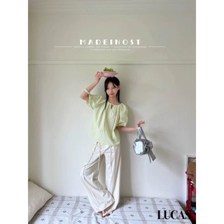 Áo sơ mi cổ tròn tay ngắn bồng dáng basic