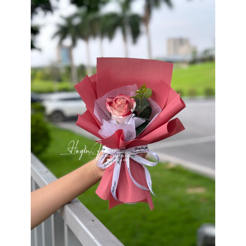 Bó Hoa Sáp 1 bông vũ nữ giấy hồng đậm - Bó hoa nhỏ sự kiện - Bó Hoa 1 bông