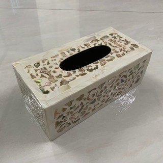 Hộp giấy ăn sơn mài khảm trai màu trắng hình chữ nhật cao cấp sản xuất tại Việt Nam