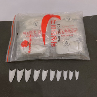 Móng nối form nhọn ngắn làm nail