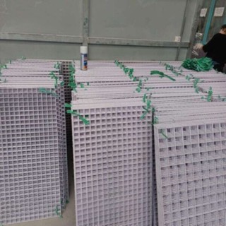  Lưới sắt vuông treo đồ và phụ kiện sơn công nghệ cao có hai loại trắng đen dùng deco trang trí 