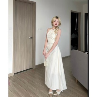 Đầm dài cổ yếm hở lưng vải kate lụa 2 lớp freesize màu đầm trắng kem và đen LHY125