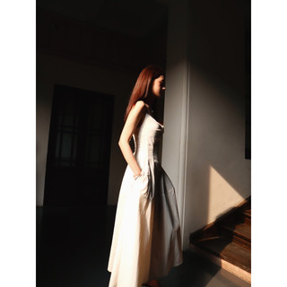 Đầm hai dây linen màu beige