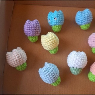 móc khóa hoa tulip mini 4cm bằng len handmade