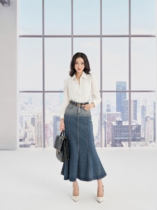 Chân váy jeans pha màu dáng đuôi cá Orchid - BHJ8F263