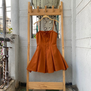 2hand đầm cam 2 dây xếp li eo 66cm dài 79cm mã 212