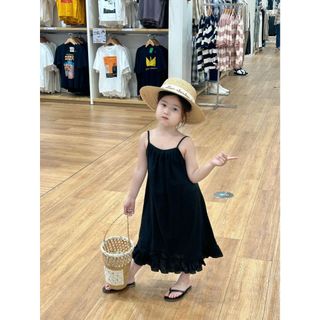Váy 2 dây đen dáng suông cho bé