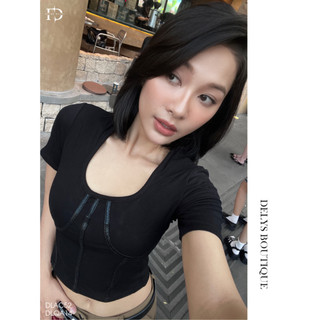 Áo Thun Cổ U Phối Gân Da Fleurdelys DLAC52