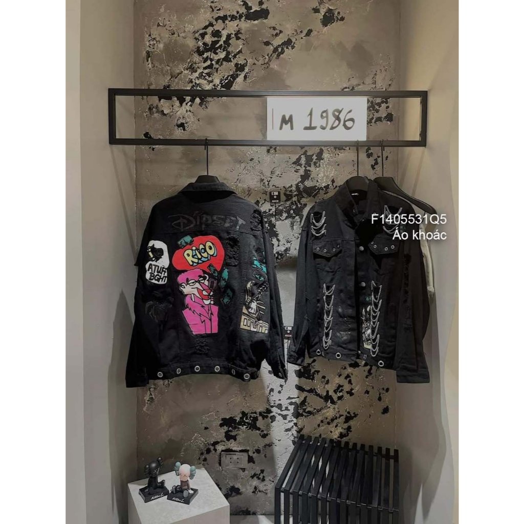 Áo khoác jean họa tiết lưng in hình chữ tay dài hàng đẹp!