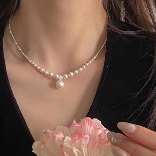 Dây chuyền phong cách nữ tính nhẹ nhàng