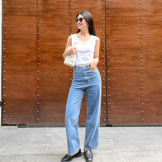 HASHTAGEM - Quần Jeans Nữ Ống Rộng Loose Jeans Light Blue LSJ.2 Lưng Cao, Màu Xanh Nhạt Sang Trọng