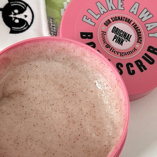 Tẩy tế bào chết Soap Glory Flake Away