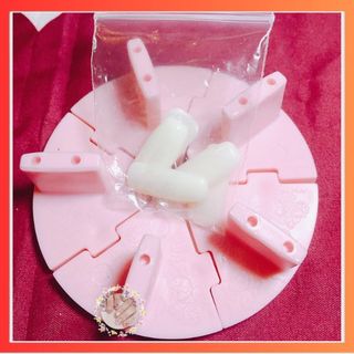 Đế gắn móng mẫu tập vẽ, tập sơn nhiều màu