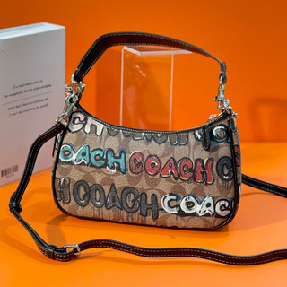Túi xách dáng thuyền Coach Teri X Mint kẹp nách cá tính