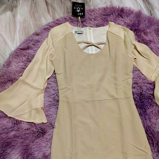 Đầm Body Tay Loe Đan Dây Ngực