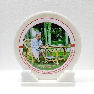 Ảnh Bác Hồ Ngồi Ghế Mây 25cm