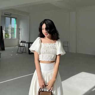 Áo nhún tay bồng linen vân gỗ, dáng croptop, thiết kế Dens.clothing
