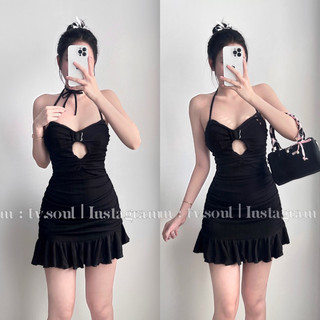 Đầm body khoen bướm