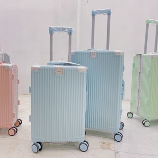 TĐ2024- VALI SIZE 20 CÓ CỔNG SẠC USB VÀ KHAY ĐỂ CỐC