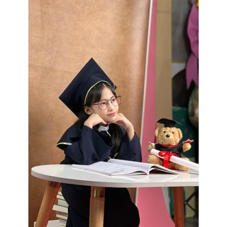 Bộ áo cử nhân kèm mỹ cho bé chụp kỷ yếu tốt nghiệp mầm non