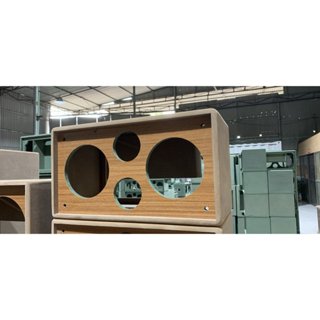BXT20-K10. Vỏ thùng loa karaok 2 bas 20 KT 525x275x275mm dùng mạch K10, đã khoét sẵn lỗ, bôi keo, trà mịn, bo góc đẹp