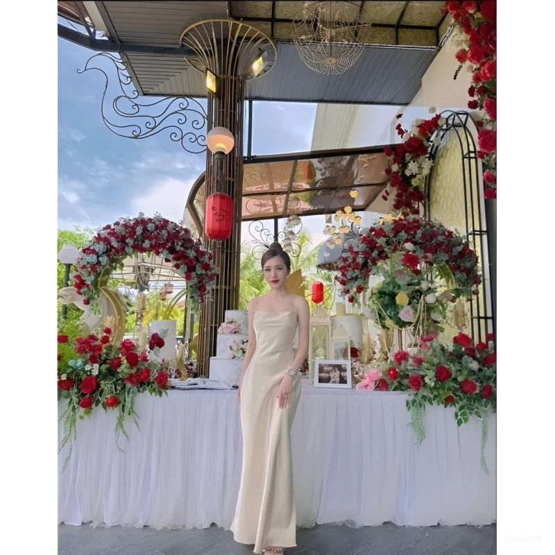 Đầm Lụa Hai Dây Xẻ Đùi Thiết Kế Sang Chảnh - Váy Lụa Hai Dây Hở Lưng Tôn Dáng | BigBuy360 - bigbuy360.vn