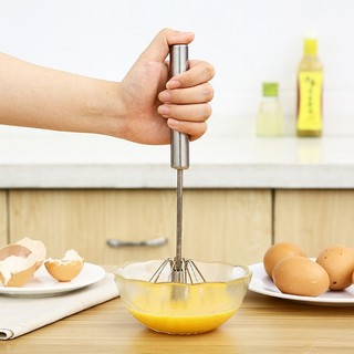 Dụng cụ đánh trứng tự xoay bằng tay - cây đánh bột inox 26cm
