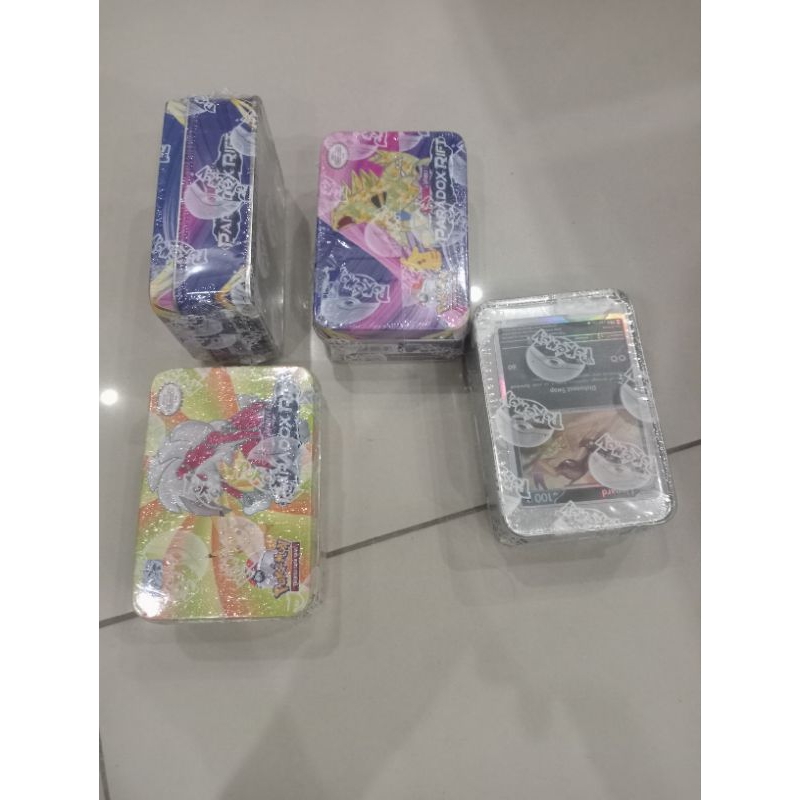 1 hộp thẻ bài pokemon hộp sắt kèm 1 thẻ vip