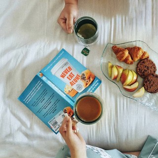 Sách Never Eat Alone ( Khu Vườn Sách )