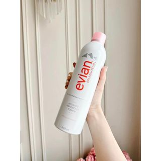 Xịt khoáng Evian Pháp 400ml - ALISA