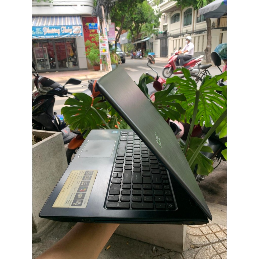 Laptop Acer core i3 gen 6